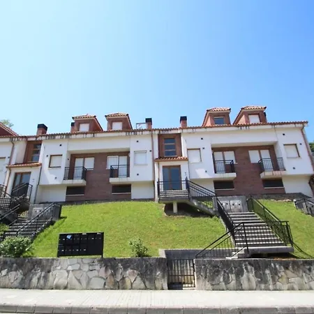 Apartment Casa Buganvilla. Con Jardin, A 100 Metros Del Centro. Comillas