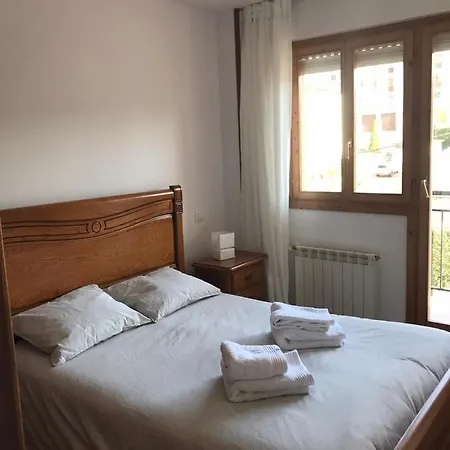 Apartment Casa Buganvilla. Con Jardin, A 100 Metros Del Centro. Comillas