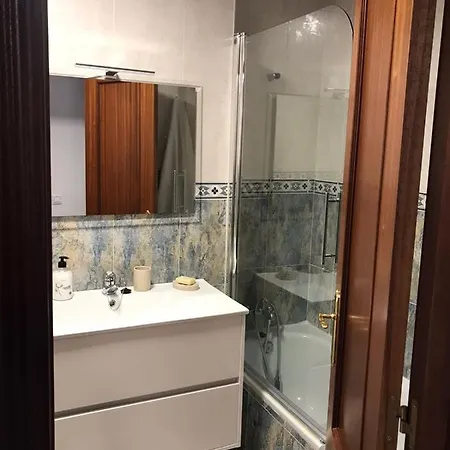 Casa Buganvilla. Con Jardin, A 100 Metros Del Centro. * Comillas