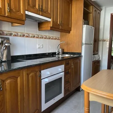 Casa Buganvilla. Con Jardin, A 100 Metros Del Centro. Apartment Comillas