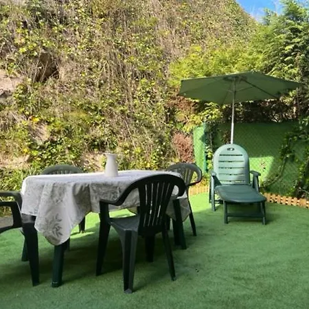 Casa Buganvilla. Con Jardin, A 100 Metros Del Centro. Apartment