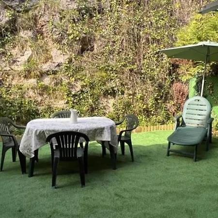 Casa Buganvilla. Con Jardin, A 100 Metros Del Centro. Apartment