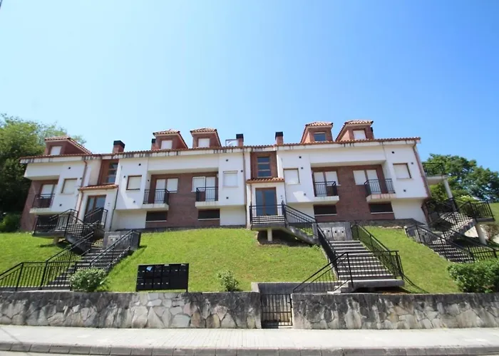 Apartment Casa Buganvilla. Con Jardin, A 100 Metros Del Centro. Comillas