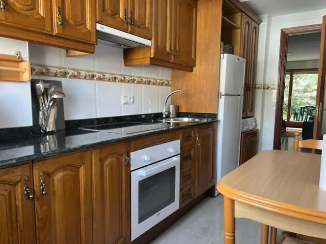 Casa Buganvilla. Con Jardin, A 100 Metros Del Centro. Appartement Comillas