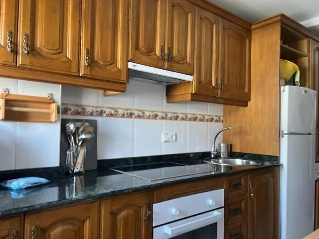 Casa Buganvilla. Con Jardin, A 100 Metros Del Centro. קומיאס