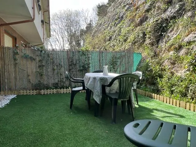 Casa Buganvilla. Con Jardin, A 100 Metros Del Centro. דירה קומיאס