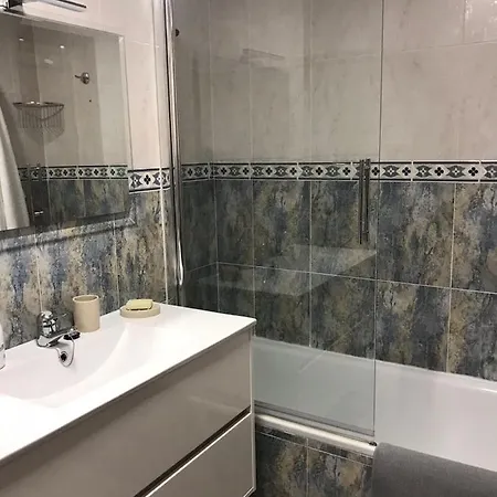 Casa Buganvilla. Con Jardin, A 100 Metros Del Centro. Apartman