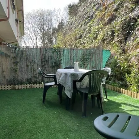 Casa Buganvilla. Con Jardin, A 100 Metros Del Centro. Apartman Comillas